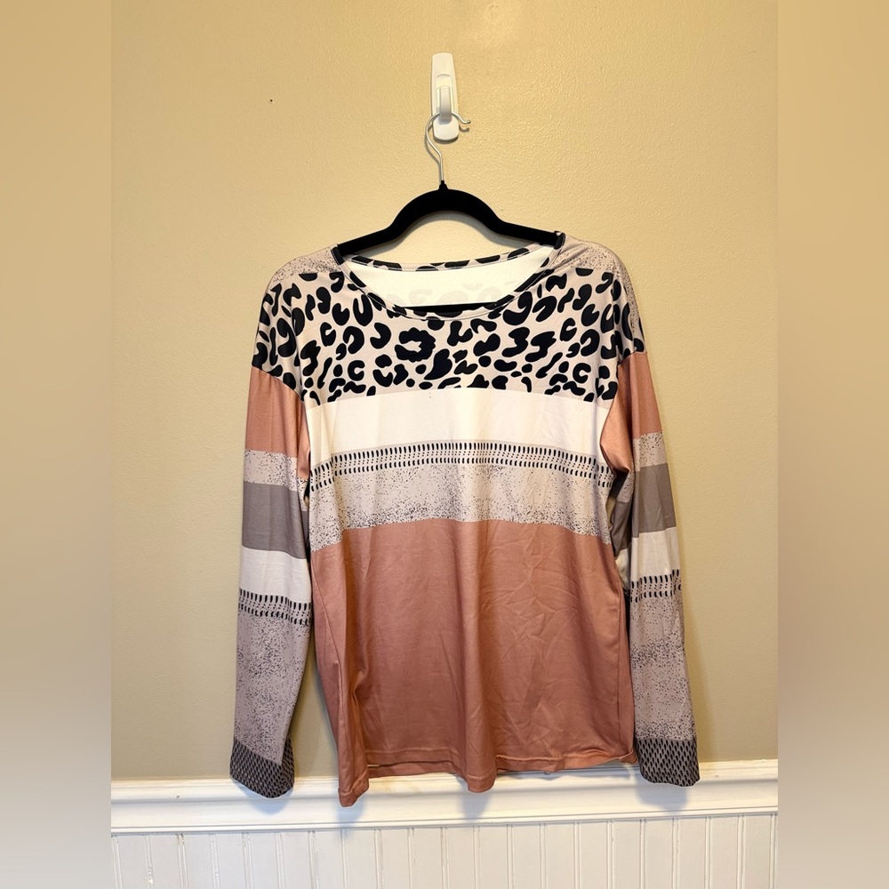 Black and White Long Sleeve Blouse with Leopard‎ Print